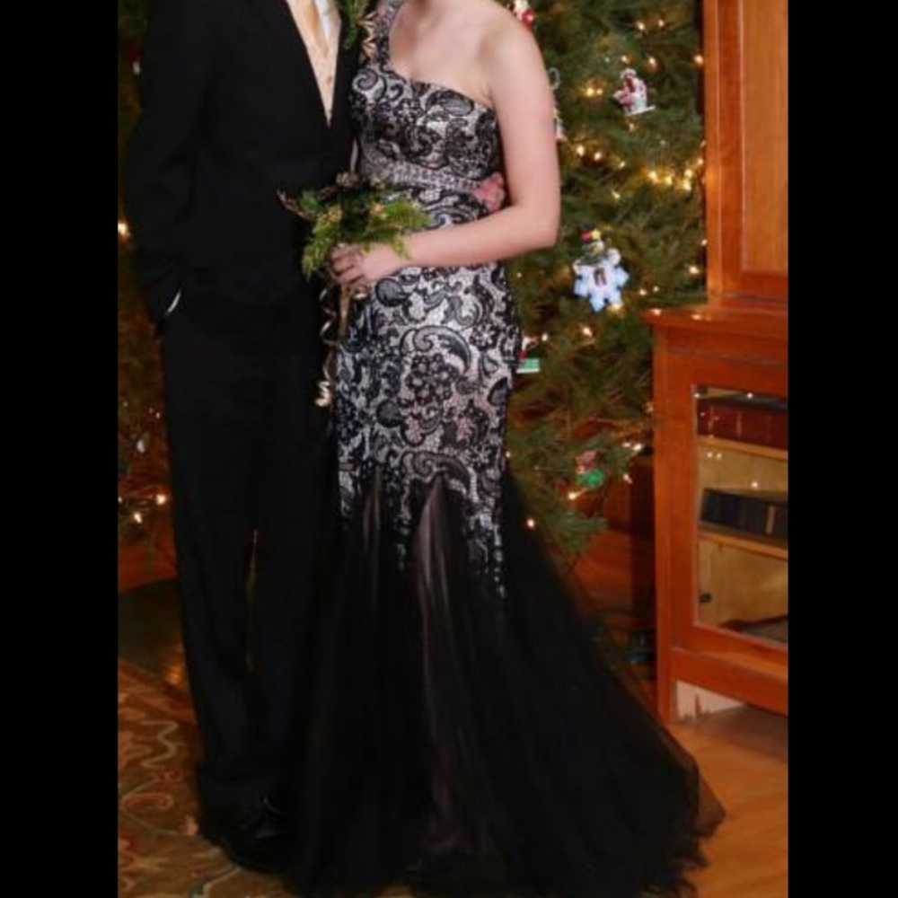 ROYAL QUEEN PROM DRESS